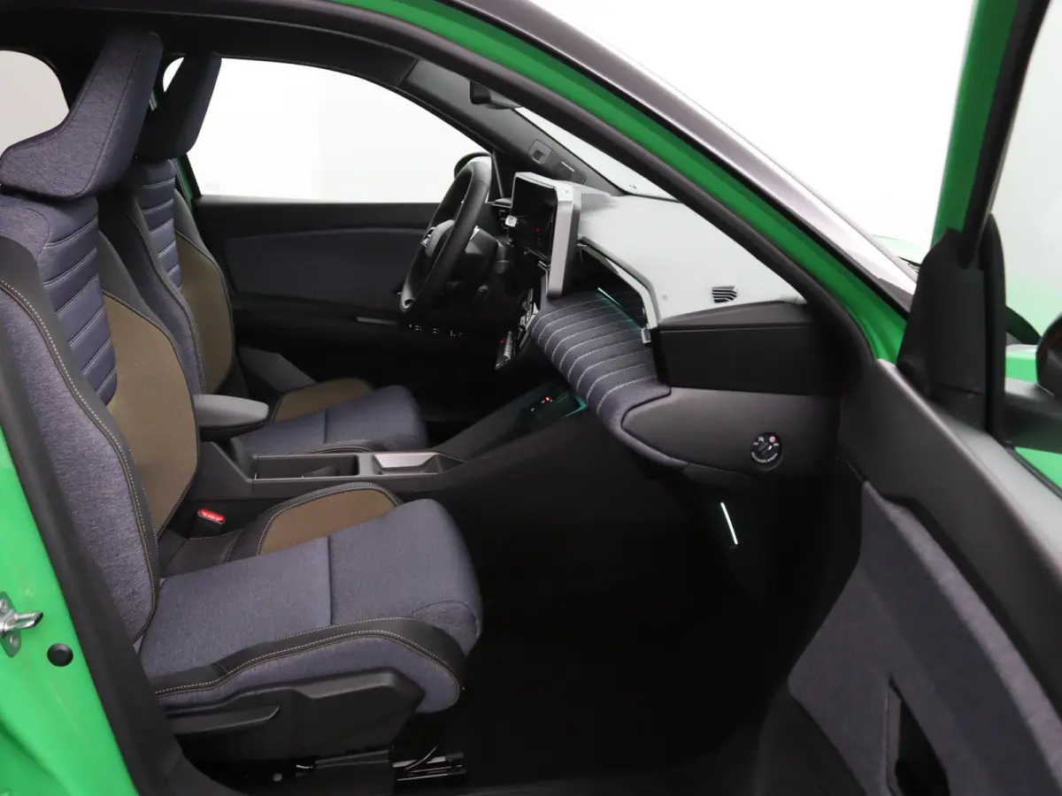 techno 150 pk comfort range | pack advanced driving assist | pack winter | Harman Kardon® premium audio |