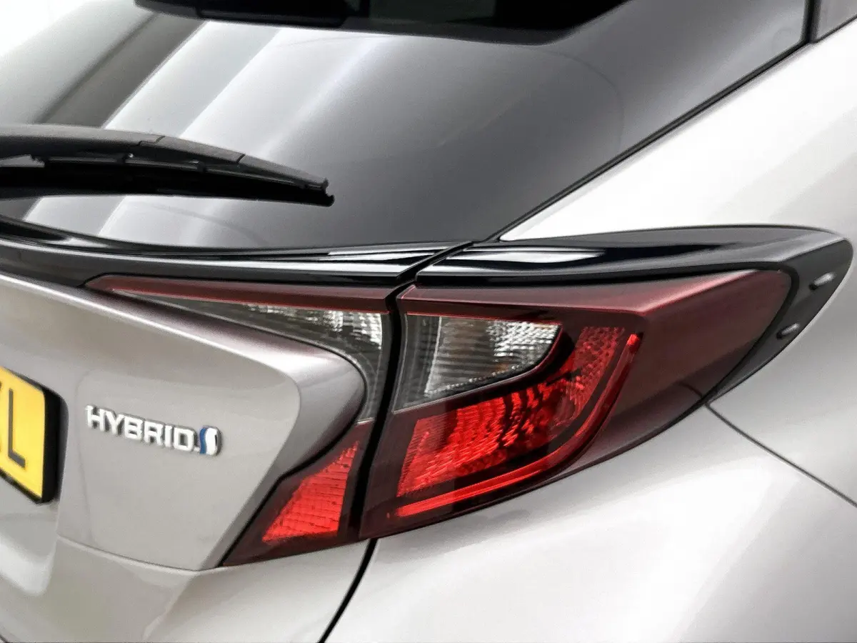 1.8 Hybrid Executive | AUTOMAAT! | BEARLOCK! | Dodehoekdetectie | Stoelverwarming | Achteruitrijcamera | VOL!