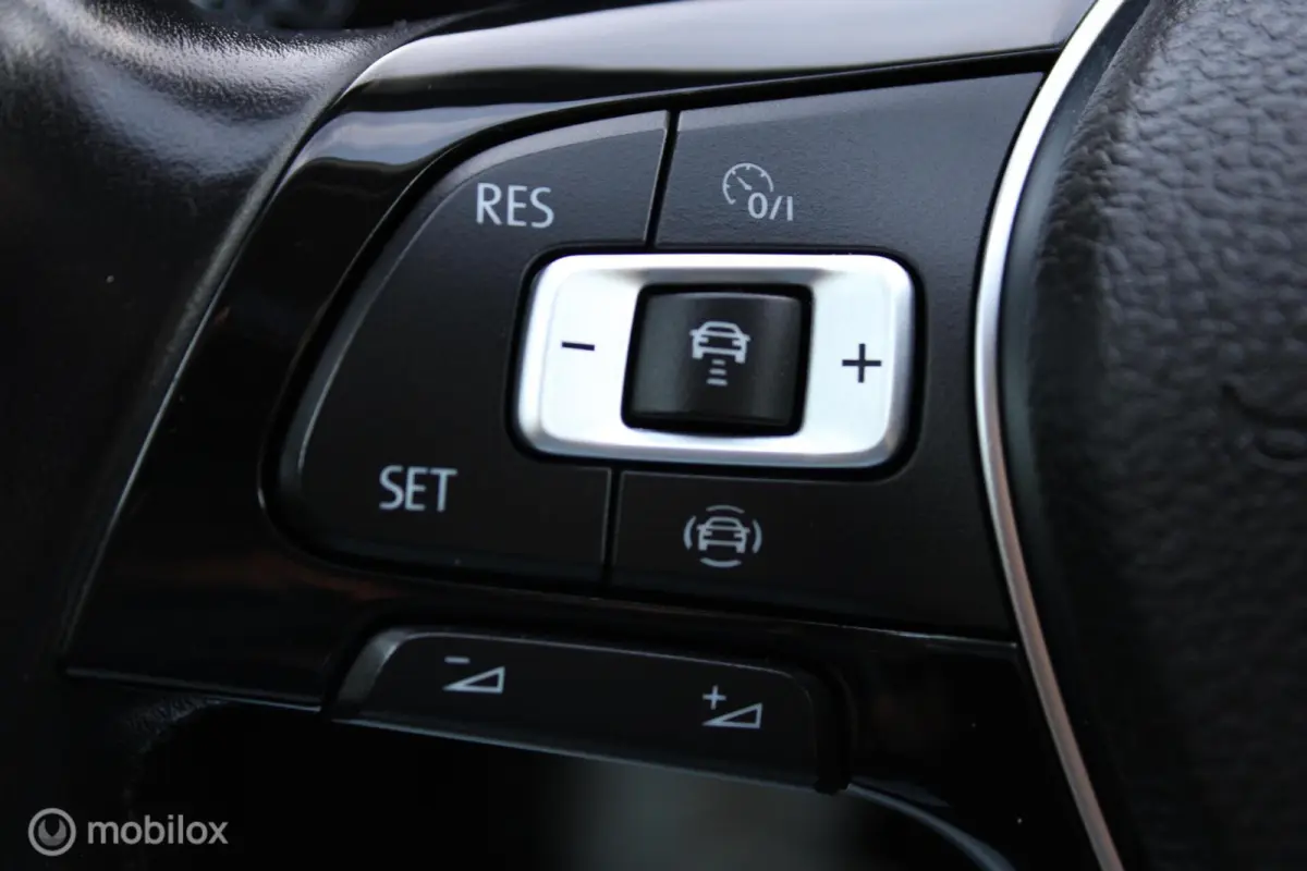 1.0 TSI 116 PK Highline, Panoramadak,Navi, App connect, Cruise, Clima, Stoelverwarming, Donker glas, Alcantara bekleding