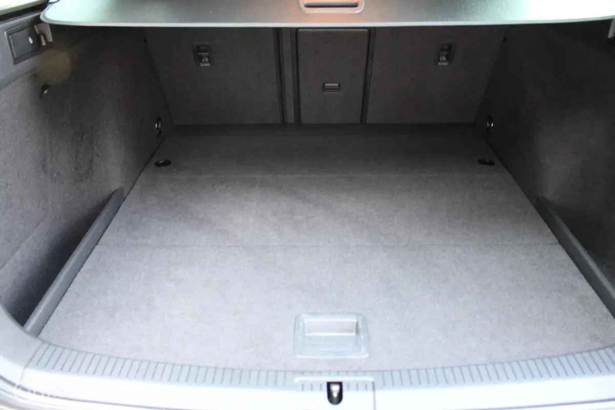 1.0 TSI 116 PK Highline, Panoramadak,Navi, App connect, Cruise, Clima, Stoelverwarming, Donker glas, Alcantara bekleding