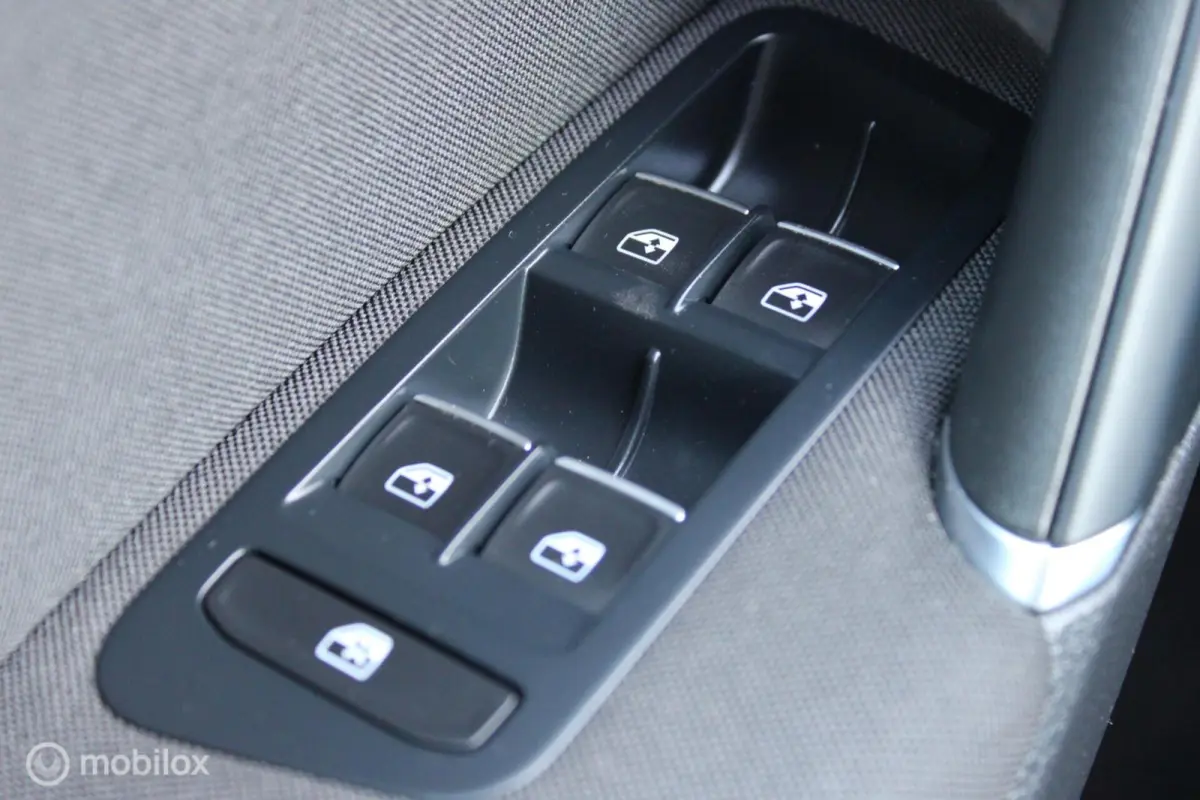 1.0 TSI 116 PK Highline, Panoramadak,Navi, App connect, Cruise, Clima, Stoelverwarming, Donker glas, Alcantara bekleding