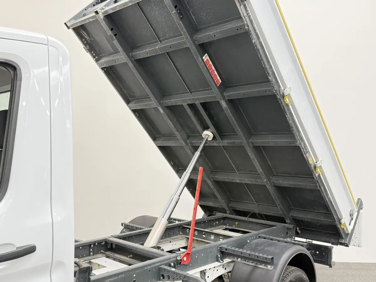 350 165PK Kipper Dubbellucht 3,5t Trekhaak Camera Voorruitverwarming Airco Open Laadbak