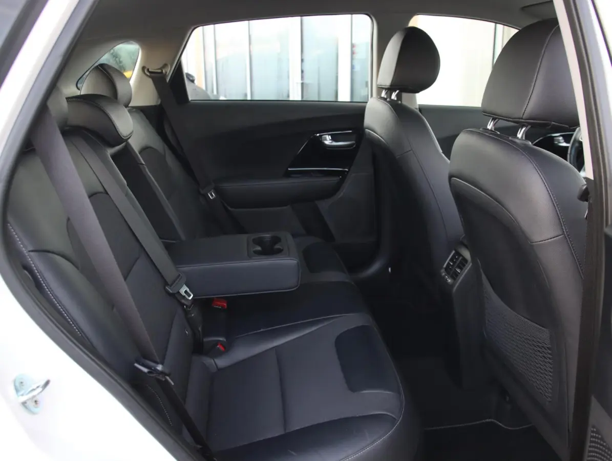 1.6 GDi 140PK PHEV DynamicLine | Hoge zit