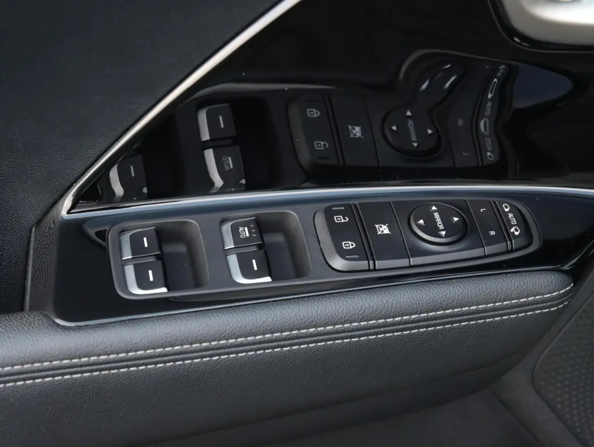 1.6 GDi 140PK PHEV DynamicLine | Hoge zit