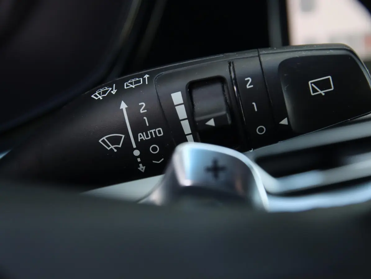 1.6 GDi 140PK PHEV DynamicLine | Hoge zit