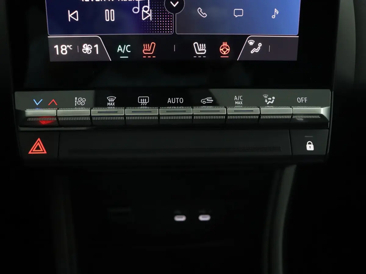 techno full hybrid E-Tech 160 | pack advanced driving assist | pack light & sound |