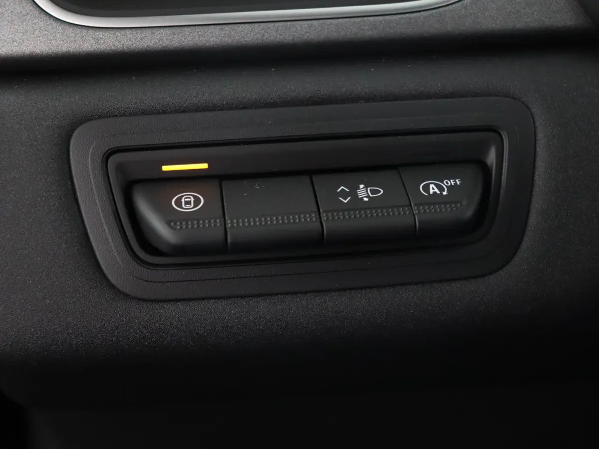 techno full hybrid E-Tech 160 | pack advanced driving assist | pack light & sound |