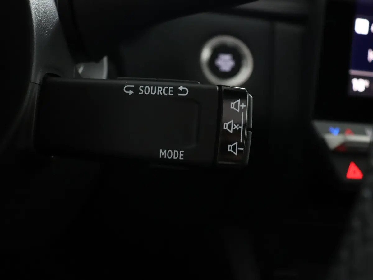 techno full hybrid E-Tech 160 | pack advanced driving assist | pack light & sound |