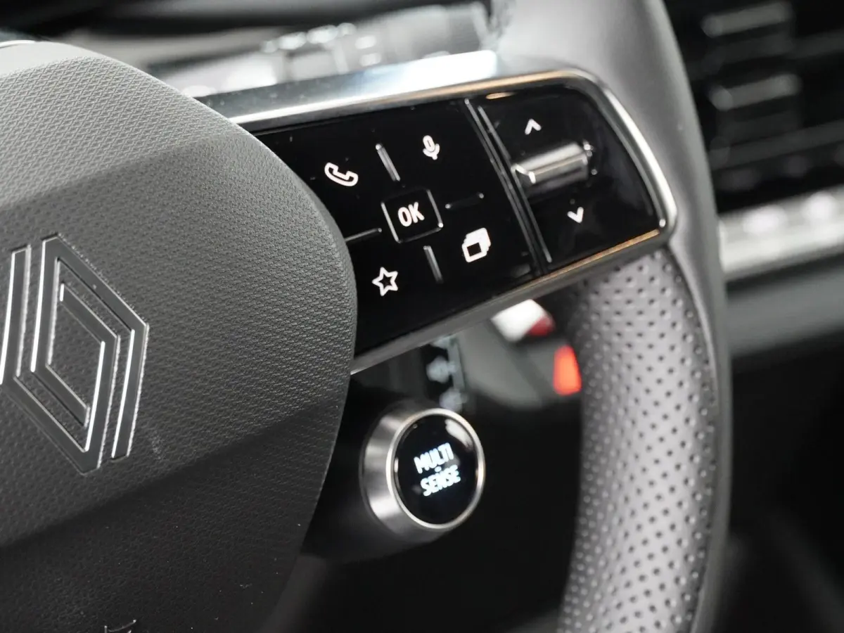 techno full hybrid E-Tech 160 pk | pack winter, safety & parking | all-season banden |