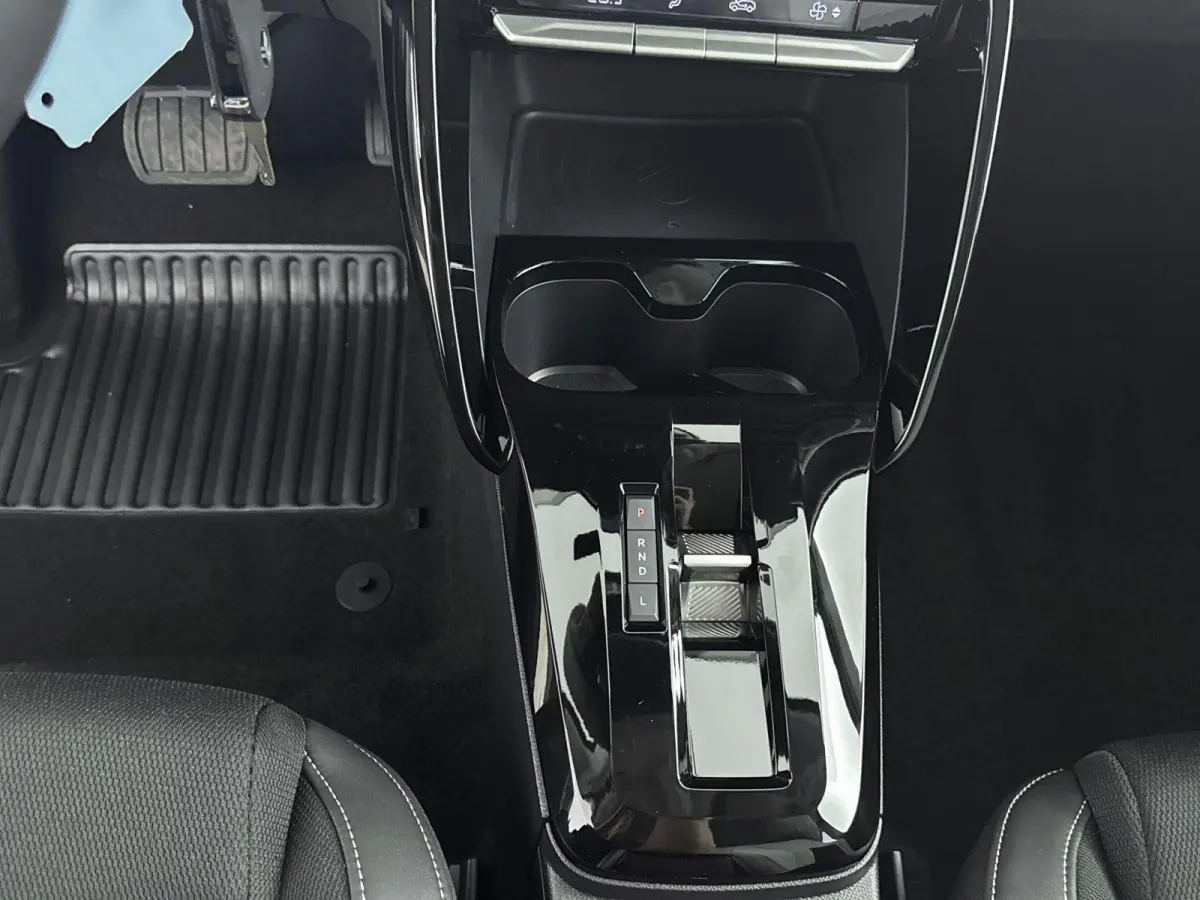 1.2 Hybrid 145pk Max 7p. | VOORRAAD DEAL | Camera | Navigatie | Lichtmetalen velgen | Comfort stoelen | Cruise control |