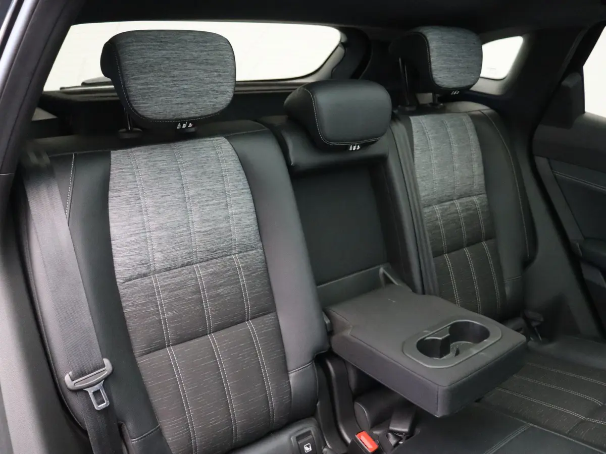 160pk mild hybrid Techno | Panorama dak | Climate control | Elektrische kofferklep | Achteruitrijcamera | 1800kg geremd |