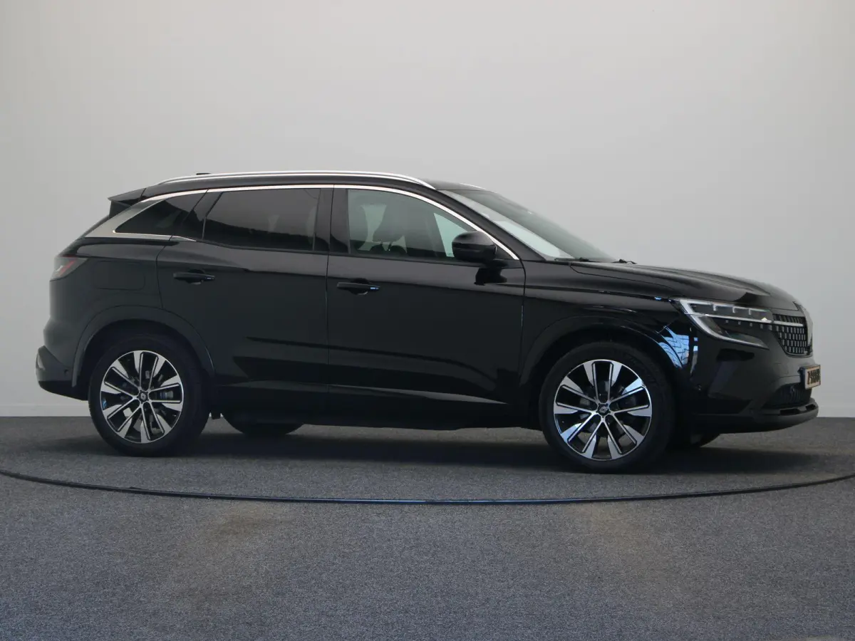 160pk mild hybrid Techno | Panorama dak | Climate control | Elektrische kofferklep | Achteruitrijcamera | 1800kg geremd |