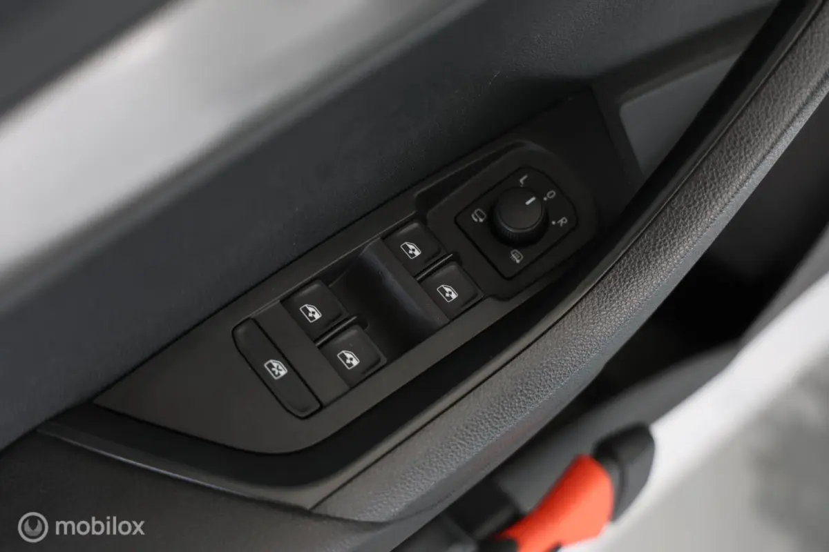 1.0 TSI Style - Elektrische trekhaak - Carplay - Stoelverwarming