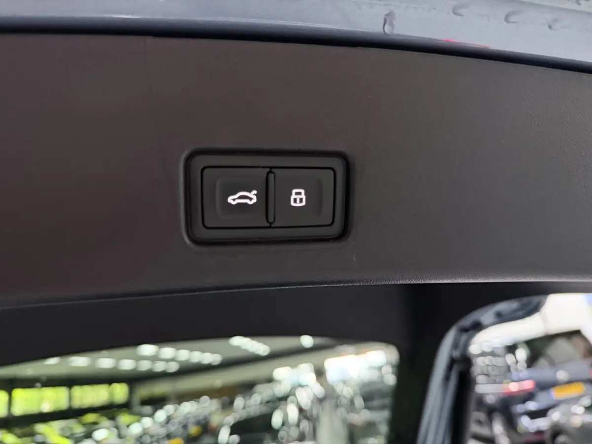 50 quattro 21" 3X S-LINE LEDER+ M-STOELEN/PANO/H-UP/SONOS/DAB/CARPLAY/ADAPT-CRUISE///