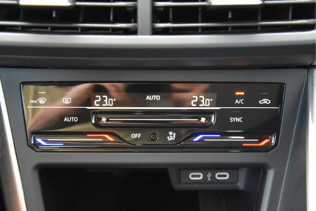1.0 TSI Life IQ-drive ECC LED Virtueel NAP 1e eigenaar Garantie