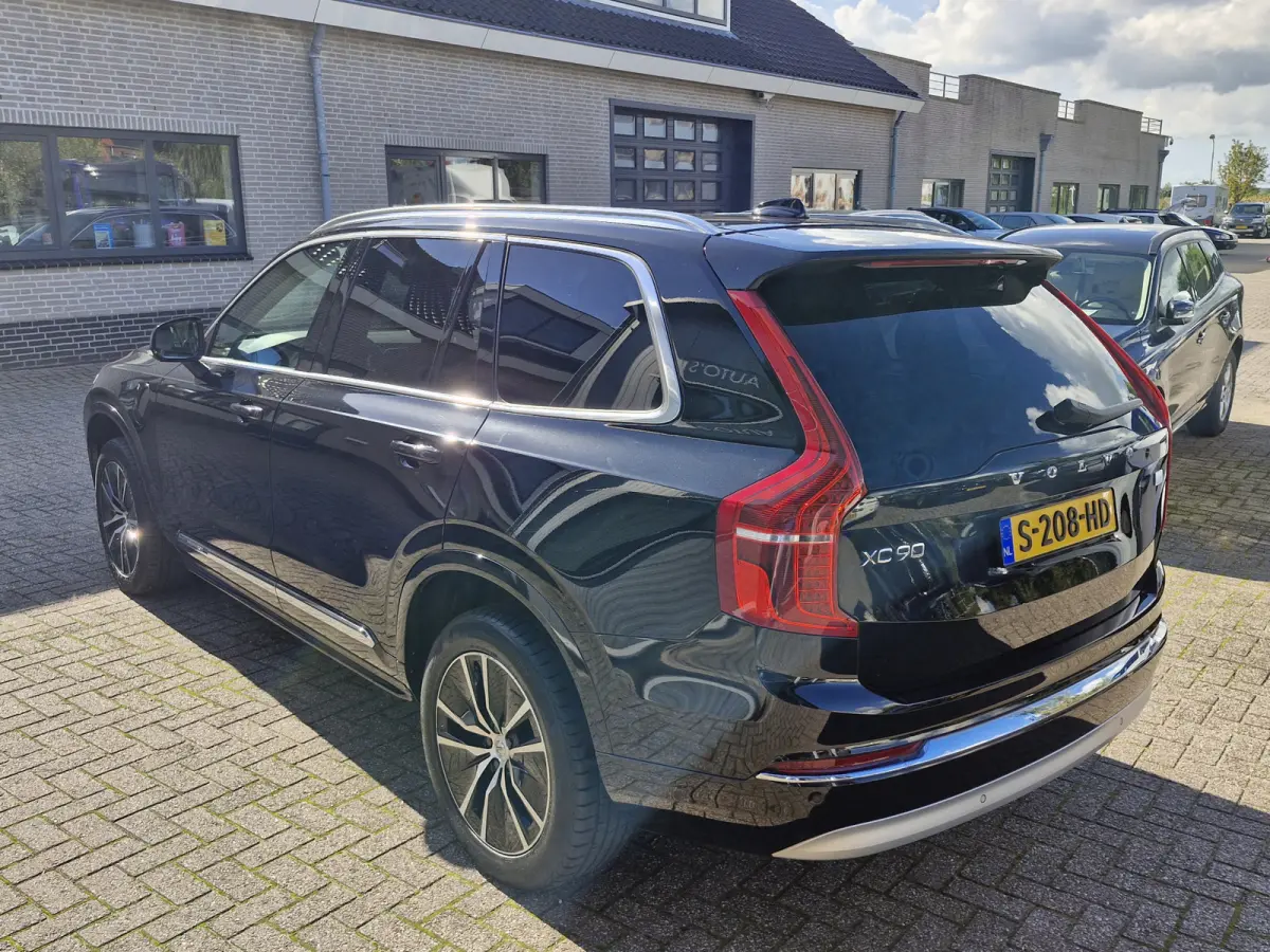 T8 Recharge AWD | Draadloze telefoonlader | Dodehoekdetectie met correctie | Trekhaak elektrisch bedienbaar | Vermoeidheidsherkenning | Extra getint glas achter | Verwarmde voorruit | Stuur 
