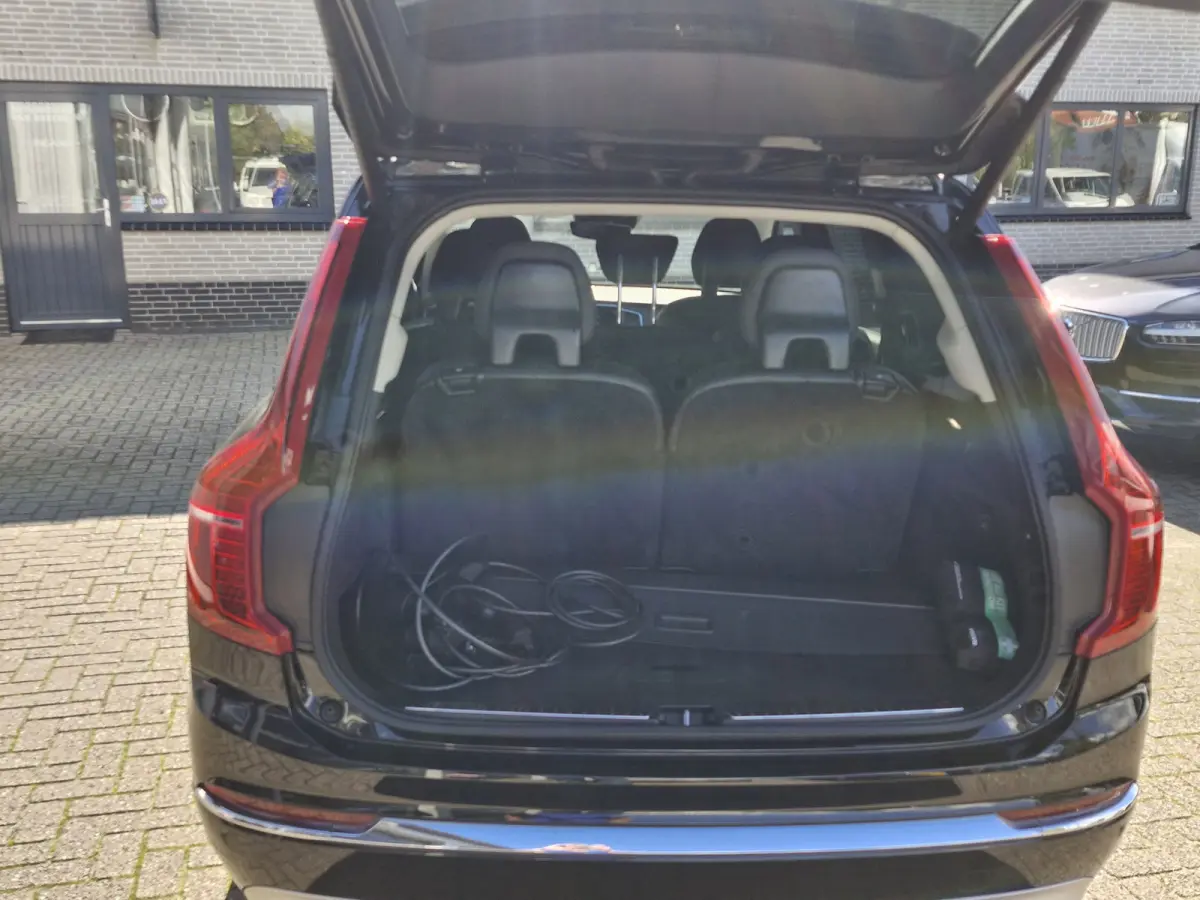 T8 Recharge AWD | Draadloze telefoonlader | Dodehoekdetectie met correctie | Trekhaak elektrisch bedienbaar | Vermoeidheidsherkenning | Extra getint glas achter | Verwarmde voorruit | Stuur 