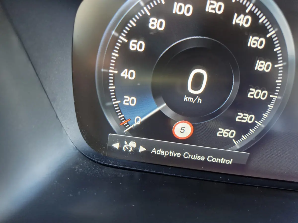 T8 Recharge AWD | Draadloze telefoonlader | Dodehoekdetectie met correctie | Trekhaak elektrisch bedienbaar | Vermoeidheidsherkenning | Extra getint glas achter | Verwarmde voorruit | Stuur 