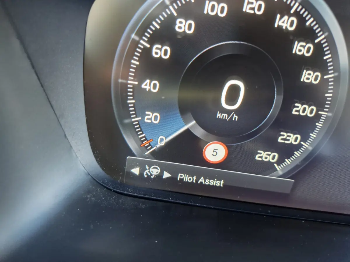 T8 Recharge AWD | Draadloze telefoonlader | Dodehoekdetectie met correctie | Trekhaak elektrisch bedienbaar | Vermoeidheidsherkenning | Extra getint glas achter | Verwarmde voorruit | Stuur 