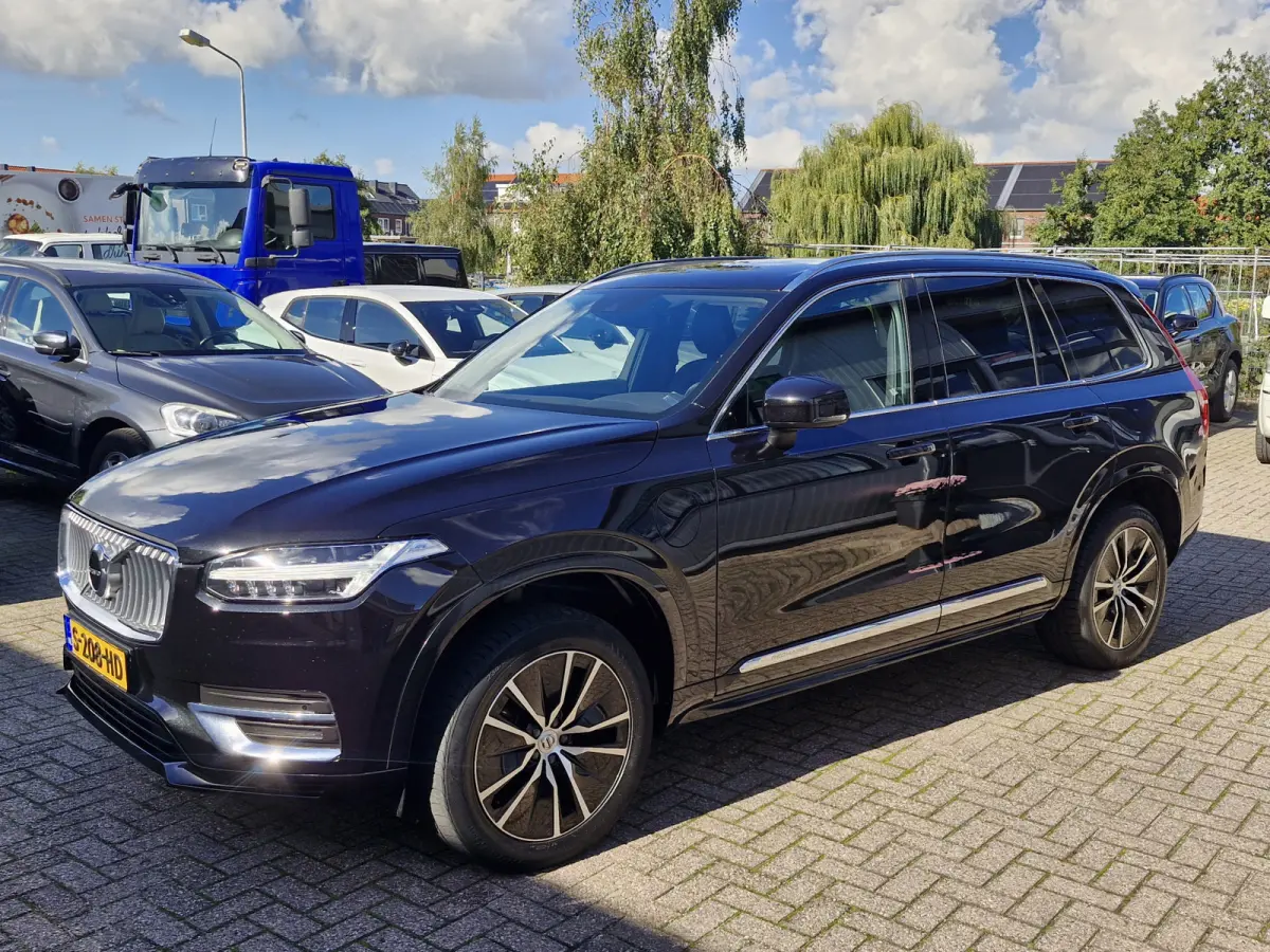 T8 Recharge AWD | Draadloze telefoonlader | Dodehoekdetectie met correctie | Trekhaak elektrisch bedienbaar | Vermoeidheidsherkenning | Extra getint glas achter | Verwarmde voorruit | Stuur 