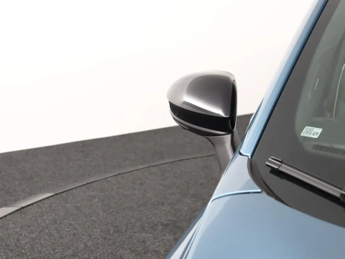 iconic full hybrid E-Tech 160 | Achteruitrijcamera | Active driver assist | Elektrisch verwarmbare voorstoelen