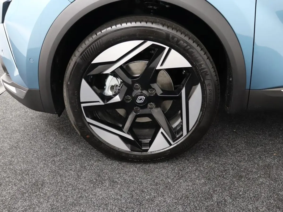 iconic full hybrid E-Tech 160 | Achteruitrijcamera | Active driver assist | Elektrisch verwarmbare voorstoelen