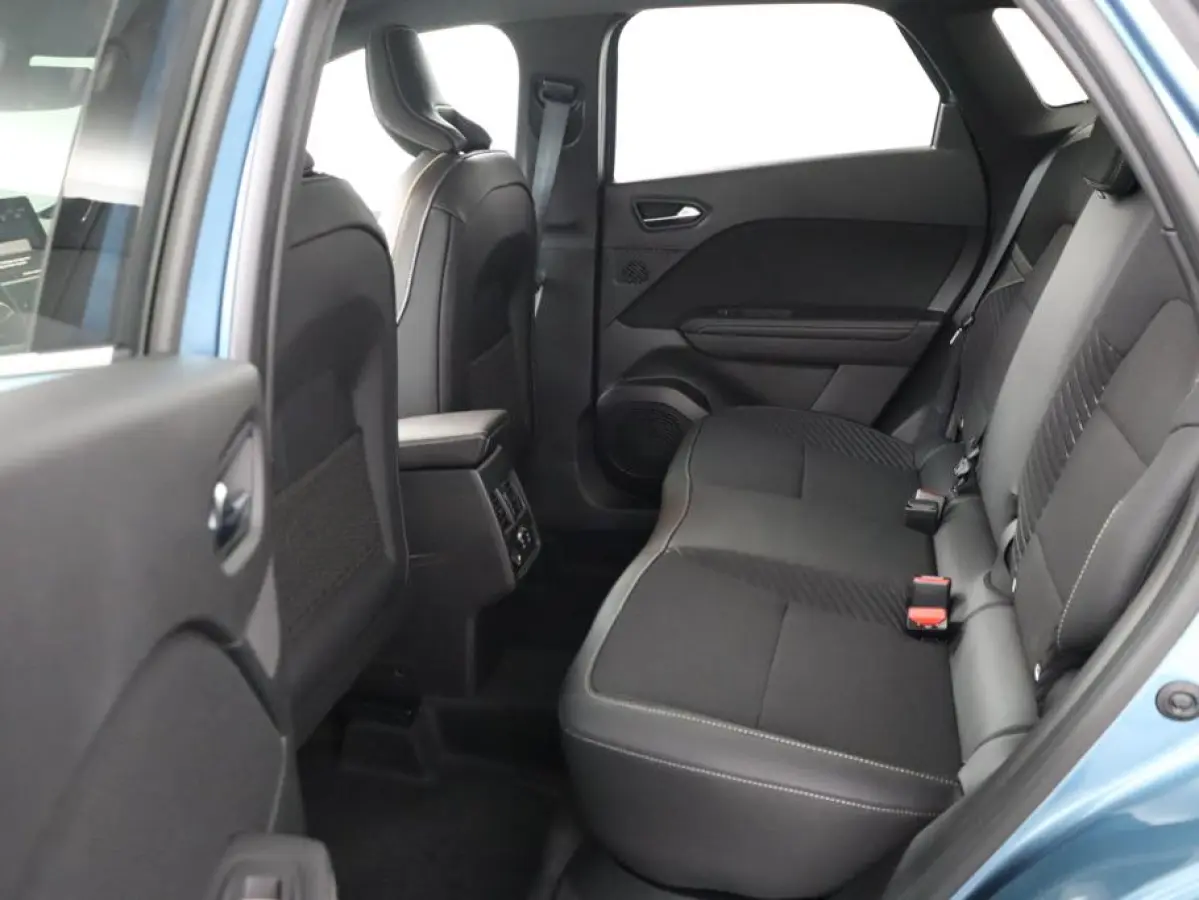 iconic full hybrid E-Tech 160 | Achteruitrijcamera | Active driver assist | Elektrisch verwarmbare voorstoelen