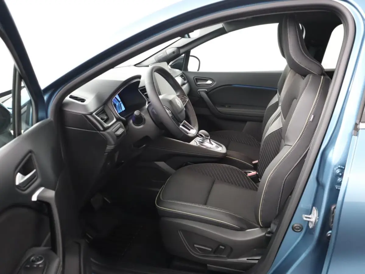 iconic full hybrid E-Tech 160 | Achteruitrijcamera | Active driver assist | Elektrisch verwarmbare voorstoelen