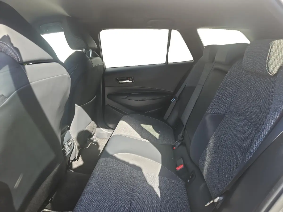 Hybrid 140 Dynamic | Carplay | Parkeer Camera | Navigatie | Stoelverwarming | Parkeer sensoren |