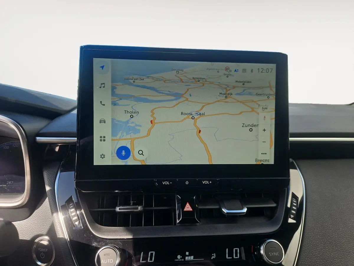 Hybrid 140 Dynamic | Carplay | Parkeer Camera | Navigatie | Stoelverwarming | Parkeer sensoren |