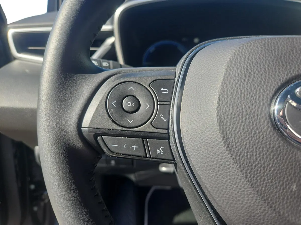 Hybrid 140 Dynamic | Carplay | Parkeer Camera | Navigatie | Stoelverwarming | Parkeer sensoren |