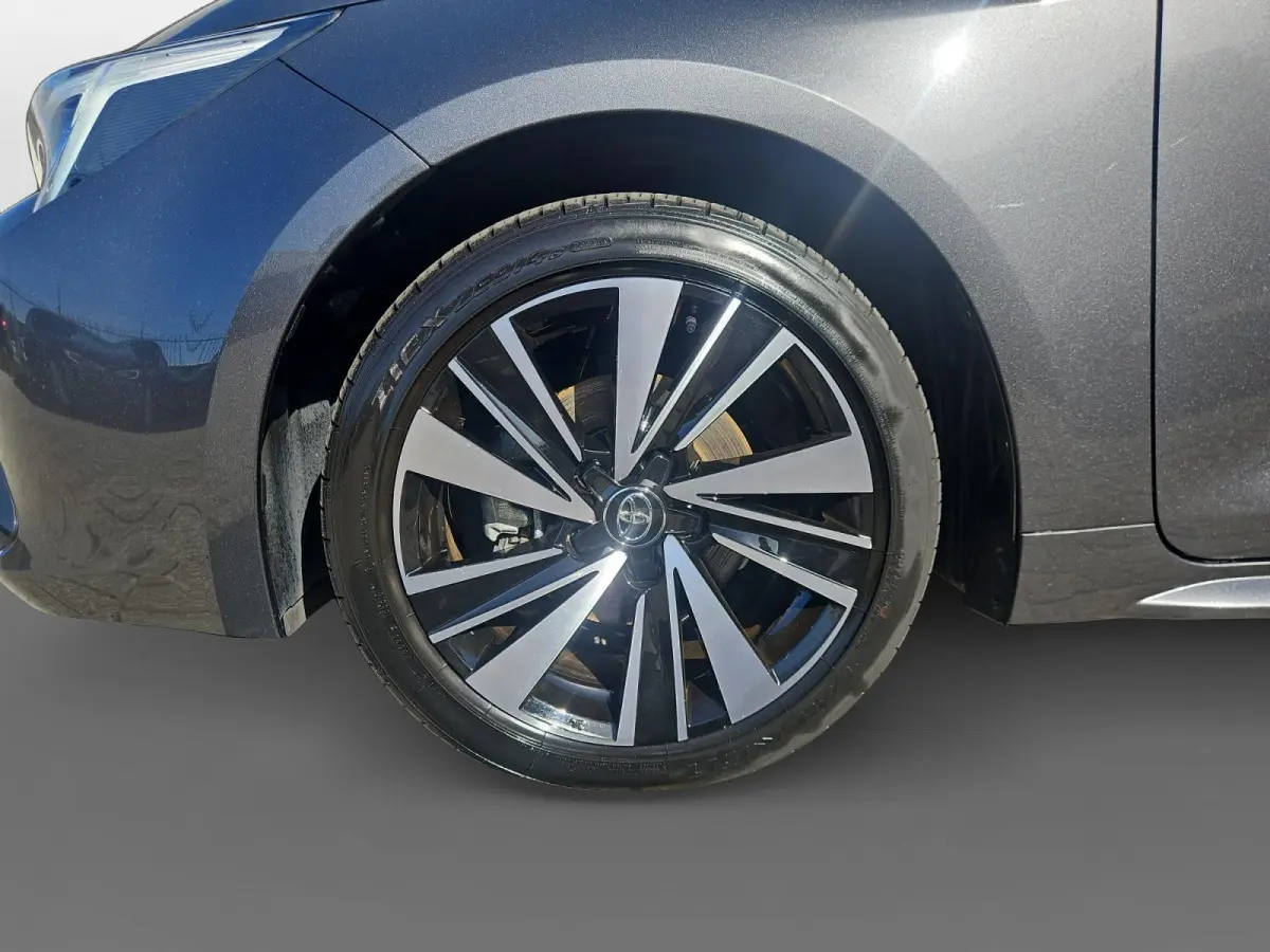Hybrid 140 Dynamic | Carplay | Parkeer Camera | Navigatie | Stoelverwarming | Parkeer sensoren |