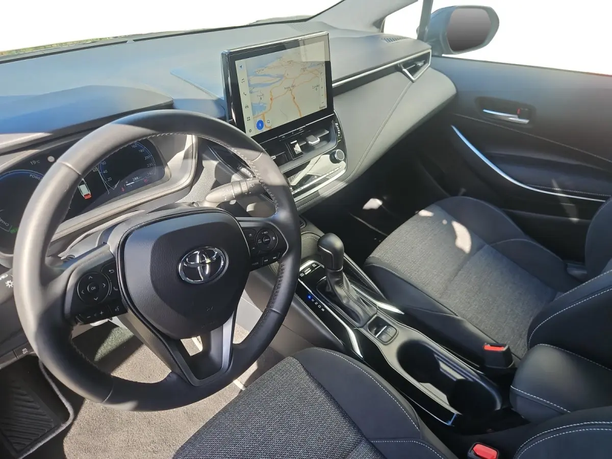 Hybrid 140 Dynamic | Carplay | Parkeer Camera | Navigatie | Stoelverwarming | Parkeer sensoren |