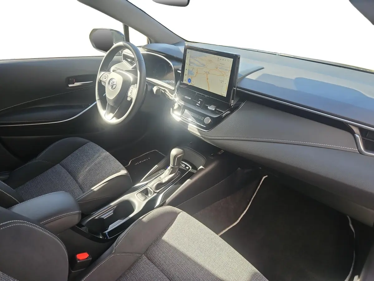 Hybrid 140 Dynamic | Carplay | Parkeer Camera | Navigatie | Stoelverwarming | Parkeer sensoren |