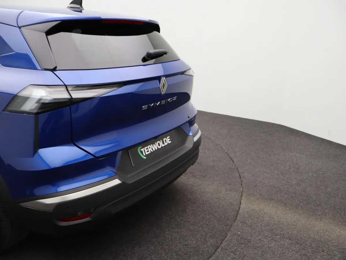 techno full hybrid E-Tech 160 | pack driving & comfort |