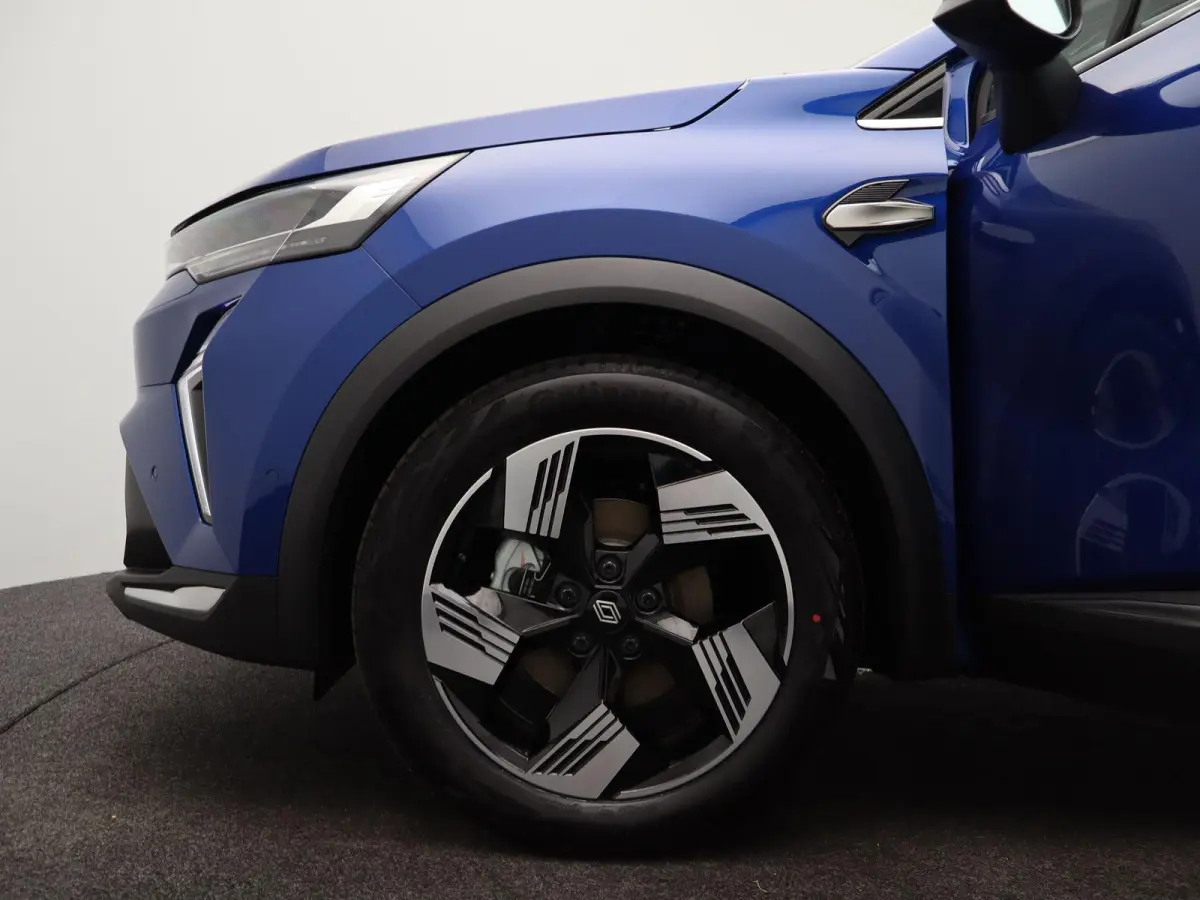 techno full hybrid E-Tech 160 | pack driving & comfort |