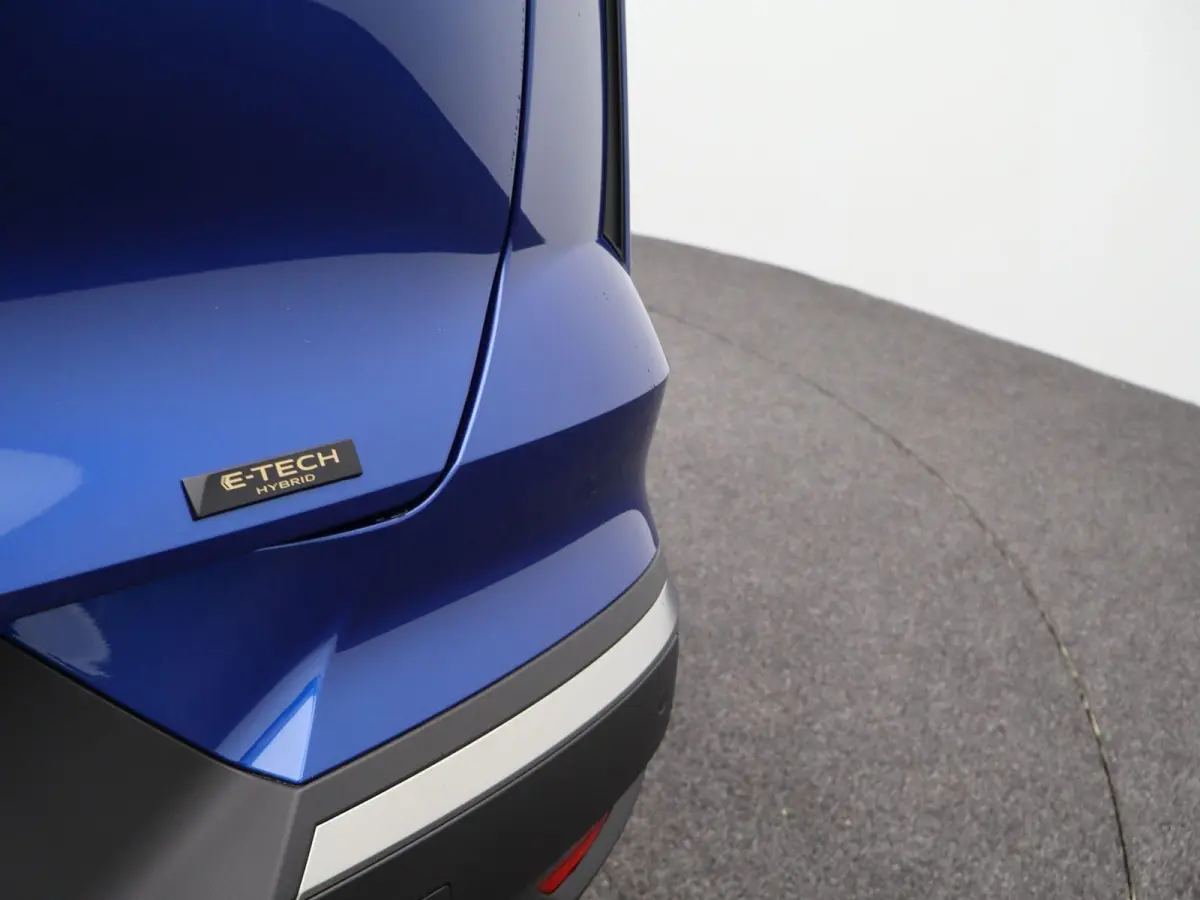 techno full hybrid E-Tech 160 | pack driving & comfort |
