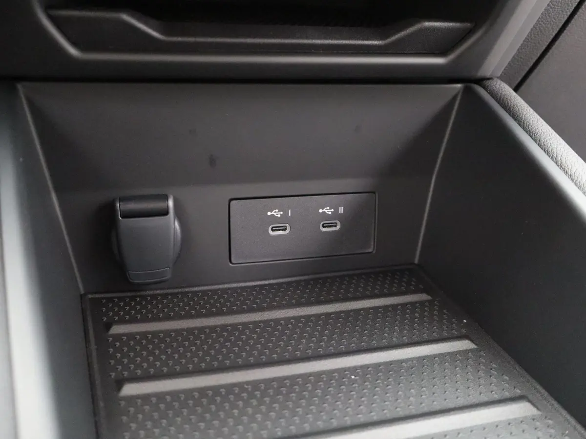 techno full hybrid E-Tech 160 | pack driving & comfort |