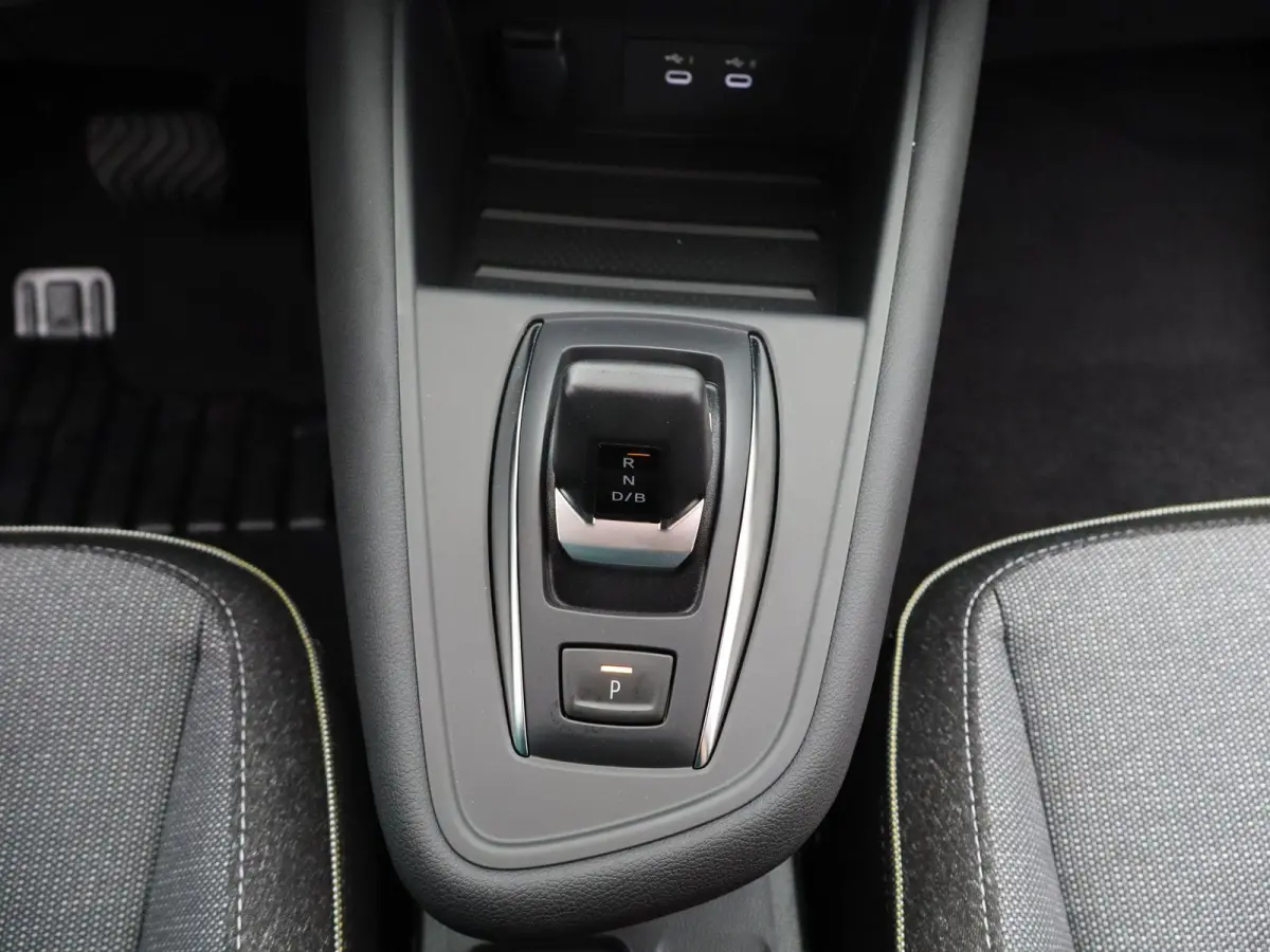techno full hybrid E-Tech 160 | pack driving & comfort |