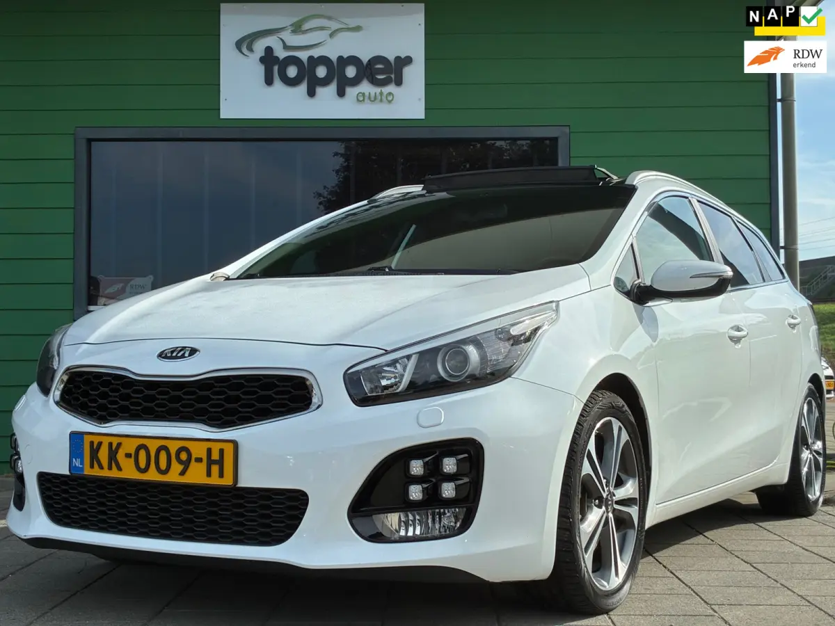Cee'd 1.0 T-GDi GT-Line|2e Eigenaar|Panoramadak|Navigatie|Camera|Cruise|Climatronic|Trekhaak|Nieuwe APK|NAP|PDC|