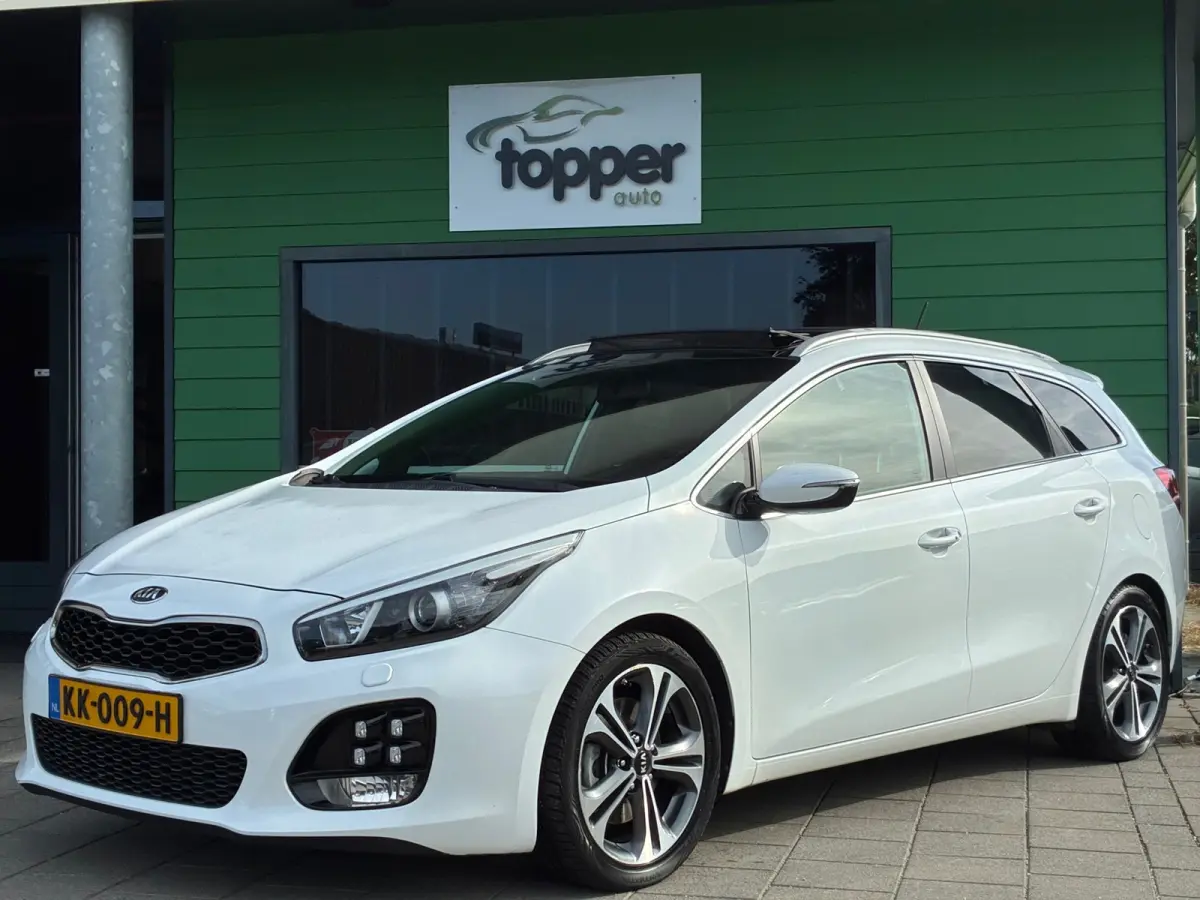 Cee'd 1.0 T-GDi GT-Line|2e Eigenaar|Panoramadak|Navigatie|Camera|Cruise|Climatronic|Trekhaak|Nieuwe APK|NAP|PDC|