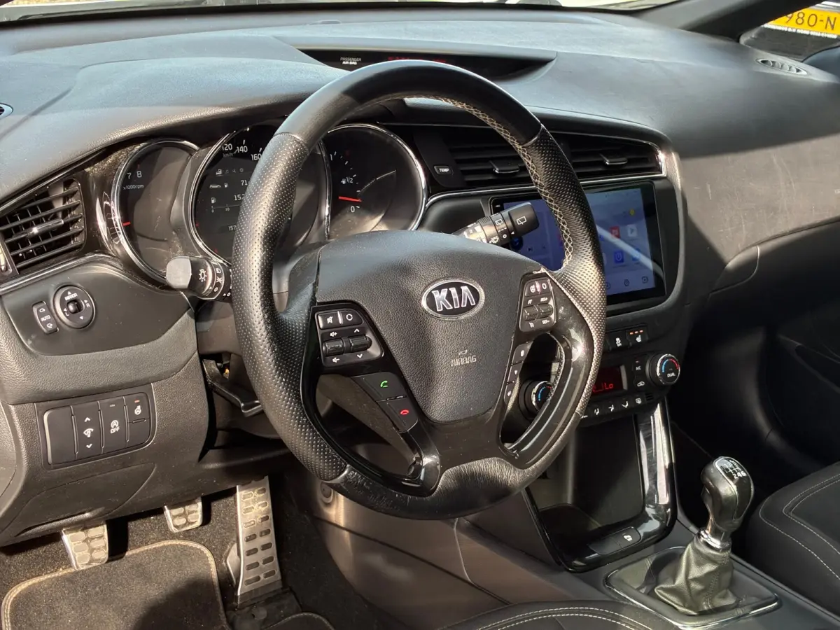 Cee'd 1.0 T-GDi GT-Line|2e Eigenaar|Panoramadak|Navigatie|Camera|Cruise|Climatronic|Trekhaak|Nieuwe APK|NAP|PDC|