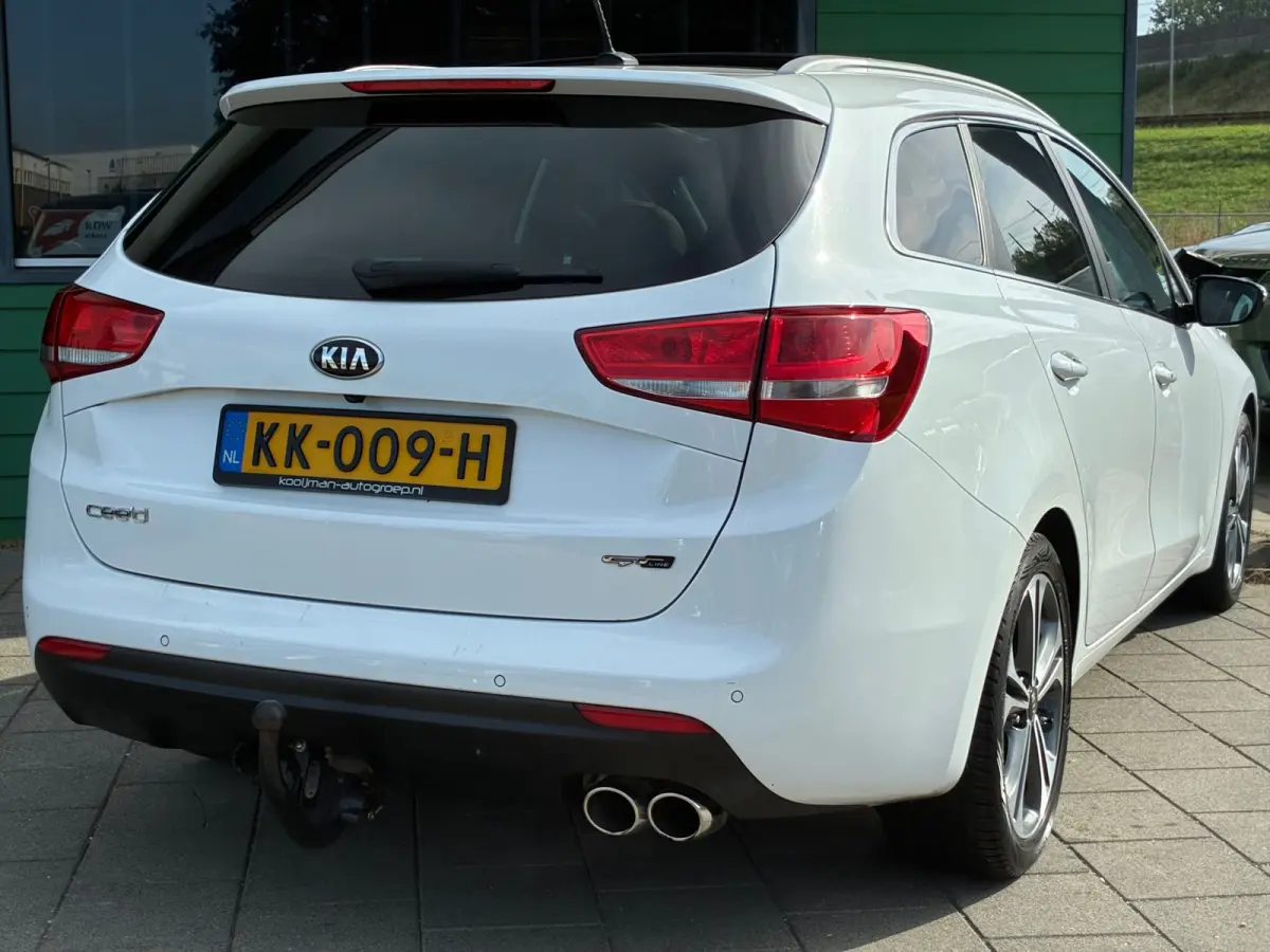 Cee'd 1.0 T-GDi GT-Line|2e Eigenaar|Panoramadak|Navigatie|Camera|Cruise|Climatronic|Trekhaak|Nieuwe APK|NAP|PDC|