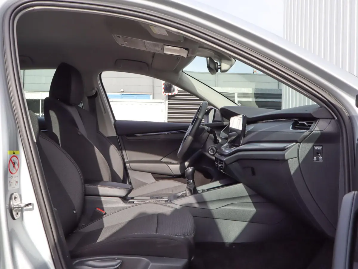 1.0 TSI 110pk Business Edition | Apple Carplay/Android Auto | Parkeersensoren | Cruise Control | LED Koplampen | Keyless Entry | Grootlichtassistentie
