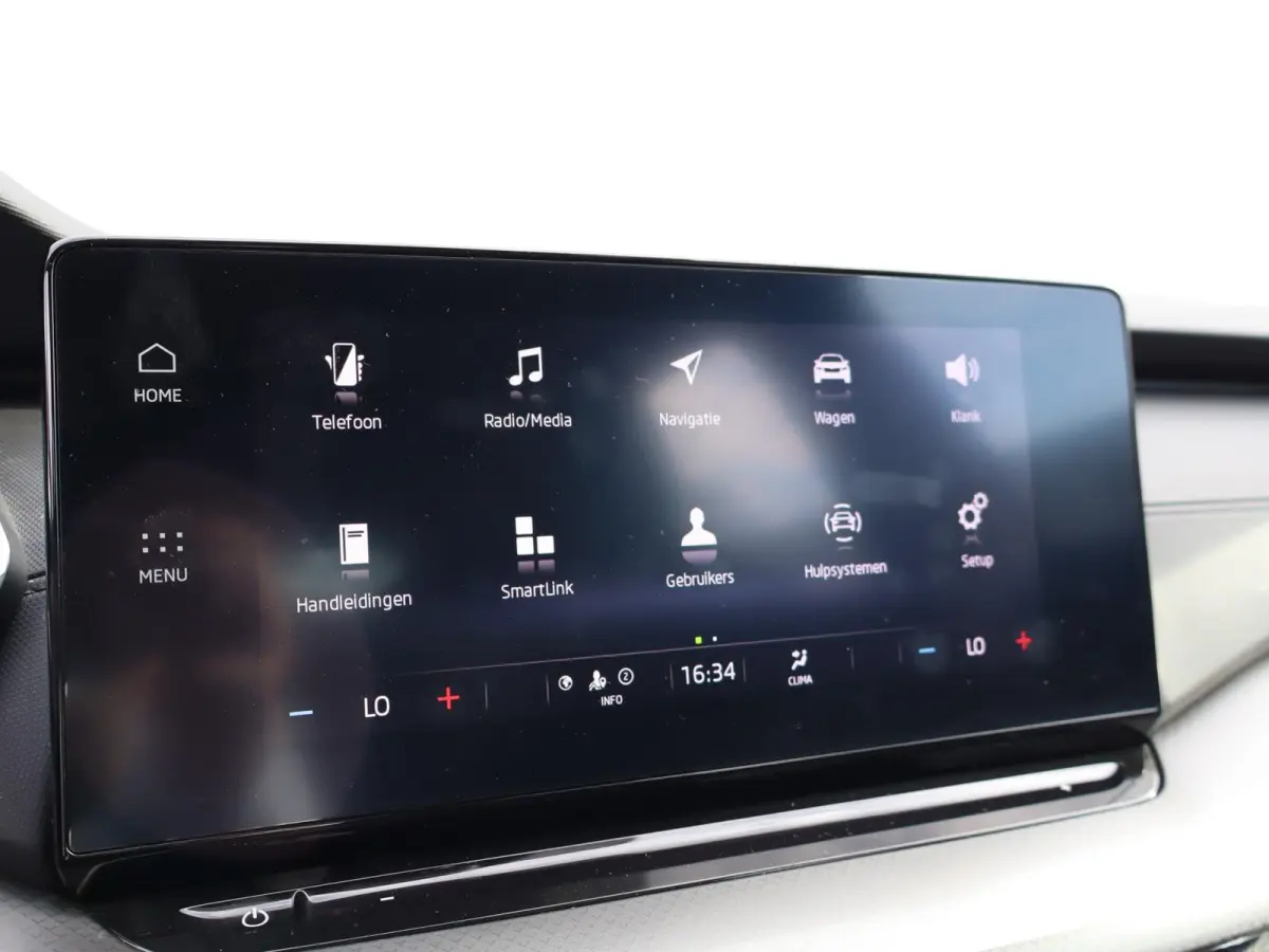 1.0 TSI 110pk Business Edition | Apple Carplay/Android Auto | Parkeersensoren | Cruise Control | LED Koplampen | Keyless Entry | Grootlichtassistentie