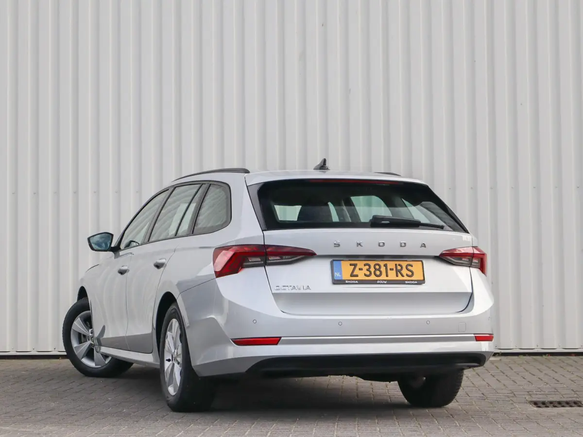 1.0 TSI 110pk Business Edition | Apple Carplay/Android Auto | Parkeersensoren | Cruise Control | LED Koplampen | Keyless Entry | Grootlichtassistentie