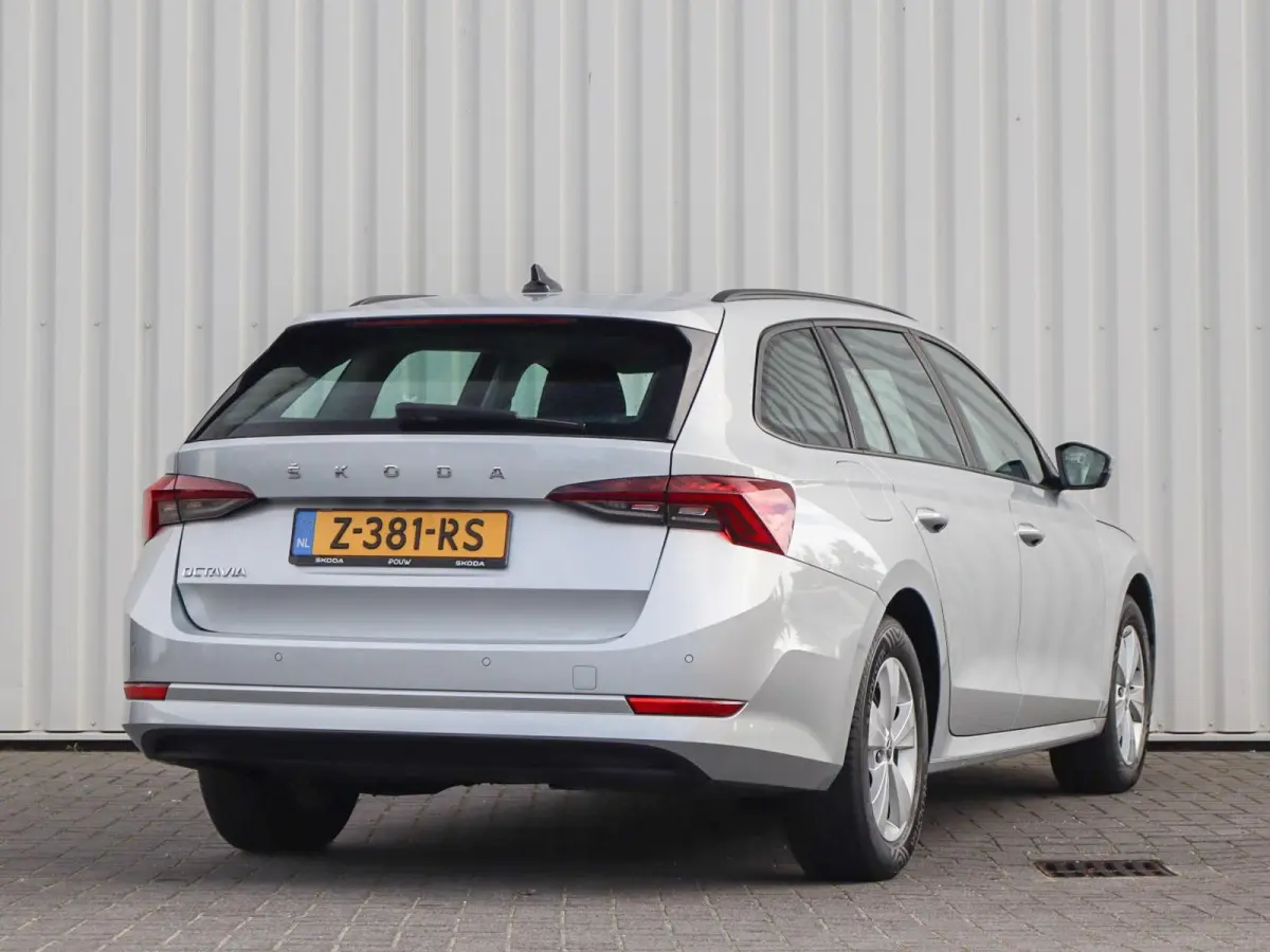 1.0 TSI 110pk Business Edition | Apple Carplay/Android Auto | Parkeersensoren | Cruise Control | LED Koplampen | Keyless Entry | Grootlichtassistentie