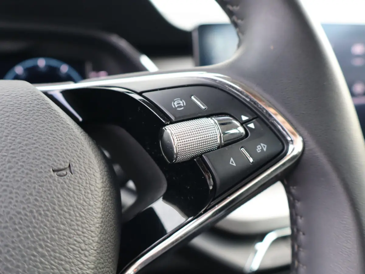 1.0 TSI 110pk Business Edition | Apple Carplay/Android Auto | Parkeersensoren | Cruise Control | LED Koplampen | Keyless Entry | Grootlichtassistentie