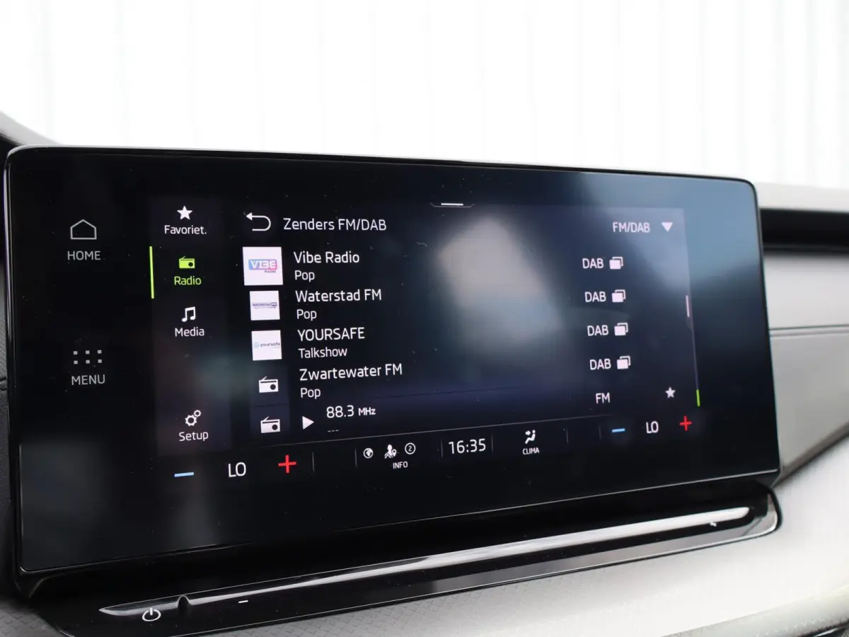 1.0 TSI 110pk Business Edition | Apple Carplay/Android Auto | Parkeersensoren | Cruise Control | LED Koplampen | Keyless Entry | Grootlichtassistentie