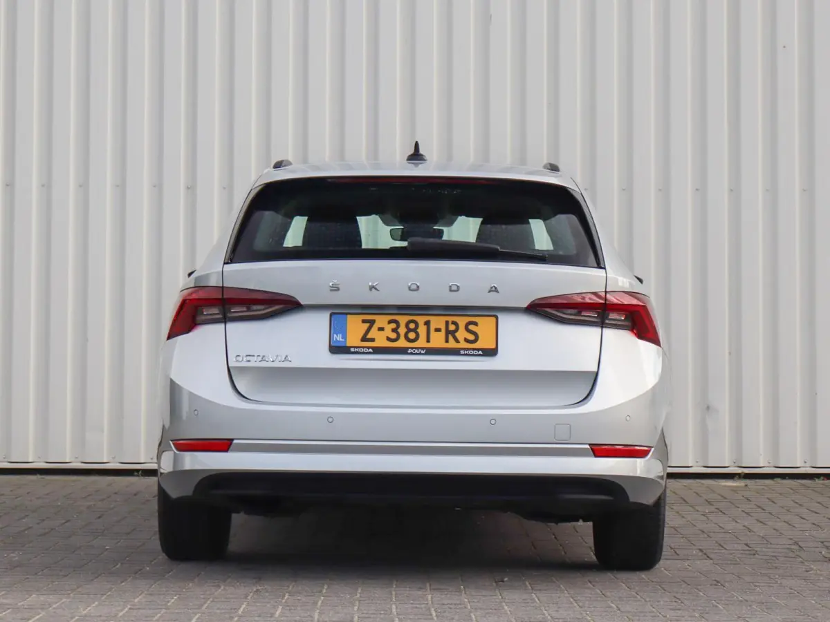 1.0 TSI 110pk Business Edition | Apple Carplay/Android Auto | Parkeersensoren | Cruise Control | LED Koplampen | Keyless Entry | Grootlichtassistentie